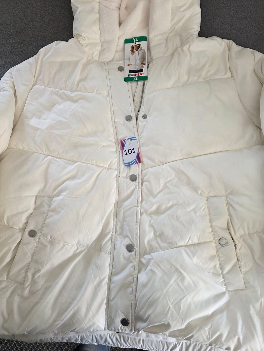 32 Degrees Heat Women’s Puffer Jacket Size XL White Hooded NWT